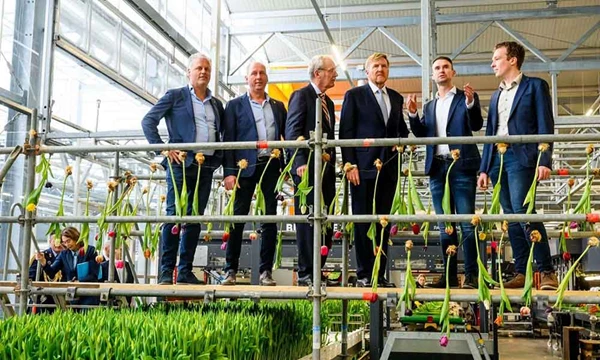 Innovaties in de tuinbouw: koning en staatssecretaris op...