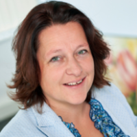 Sandra van der Veer, senior accountant en sectorleider onderwijs: