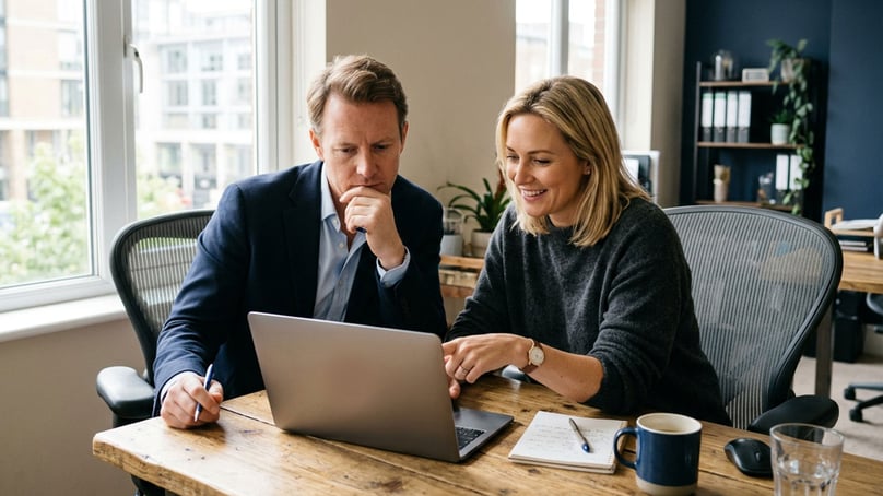 ondernemer-bespreekt-haar-financiele-planning