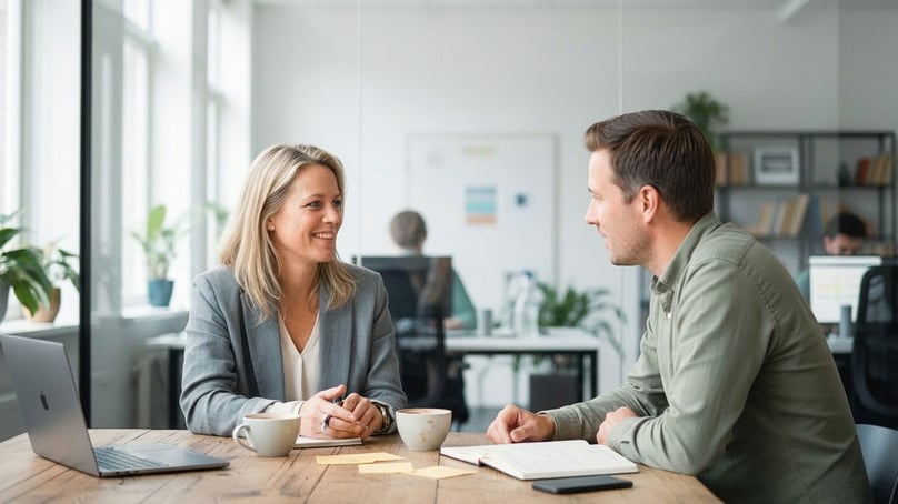 Adviseur-en-ondernemer-in-gesprek-over-casemanagement